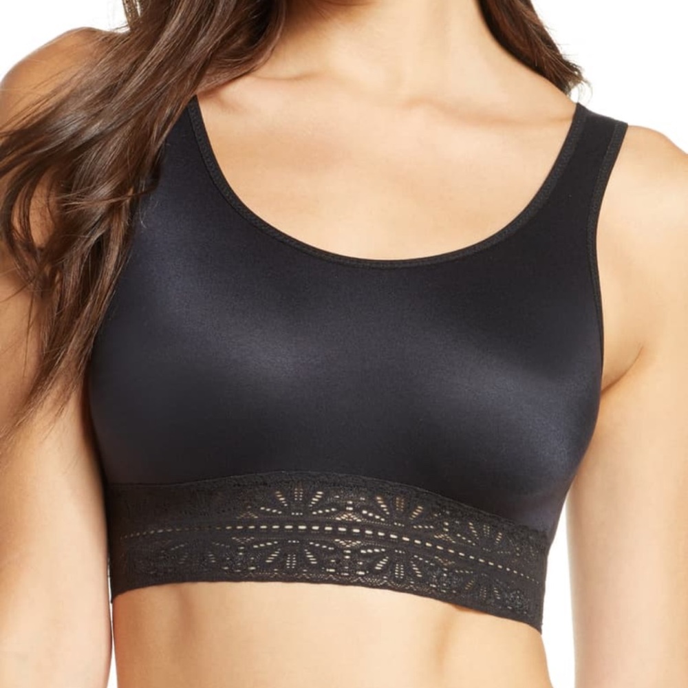 B.TEMPT'D BY WACOAL Future Foundation Crop top